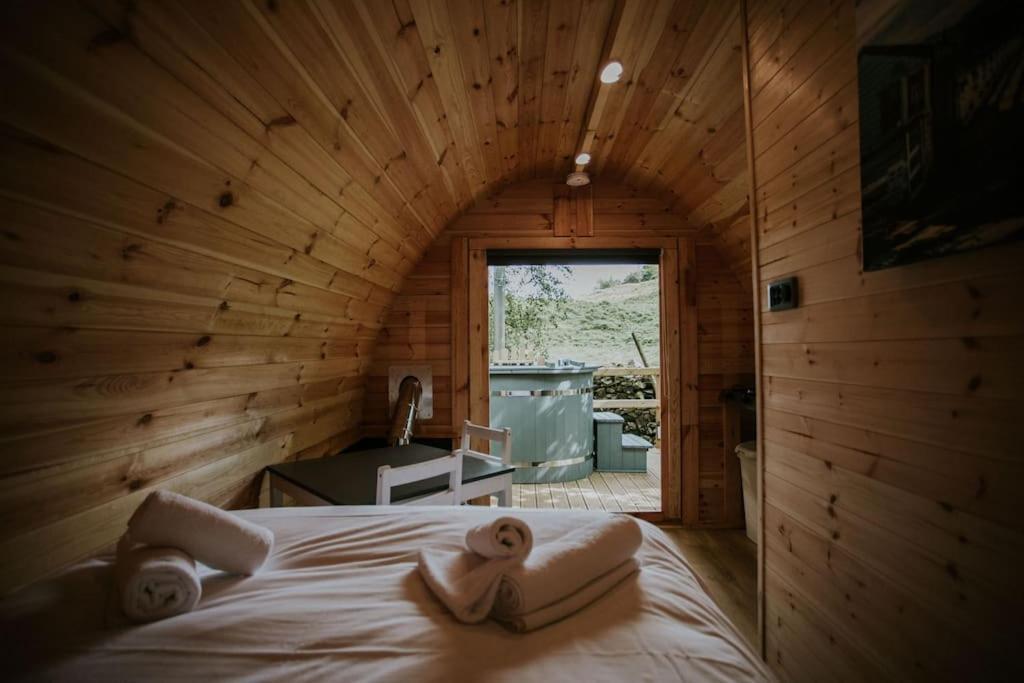 Appartement Pine Cosy Winter Cabin - Hot Tub & Log Burner à Barmouth Extérieur photo
